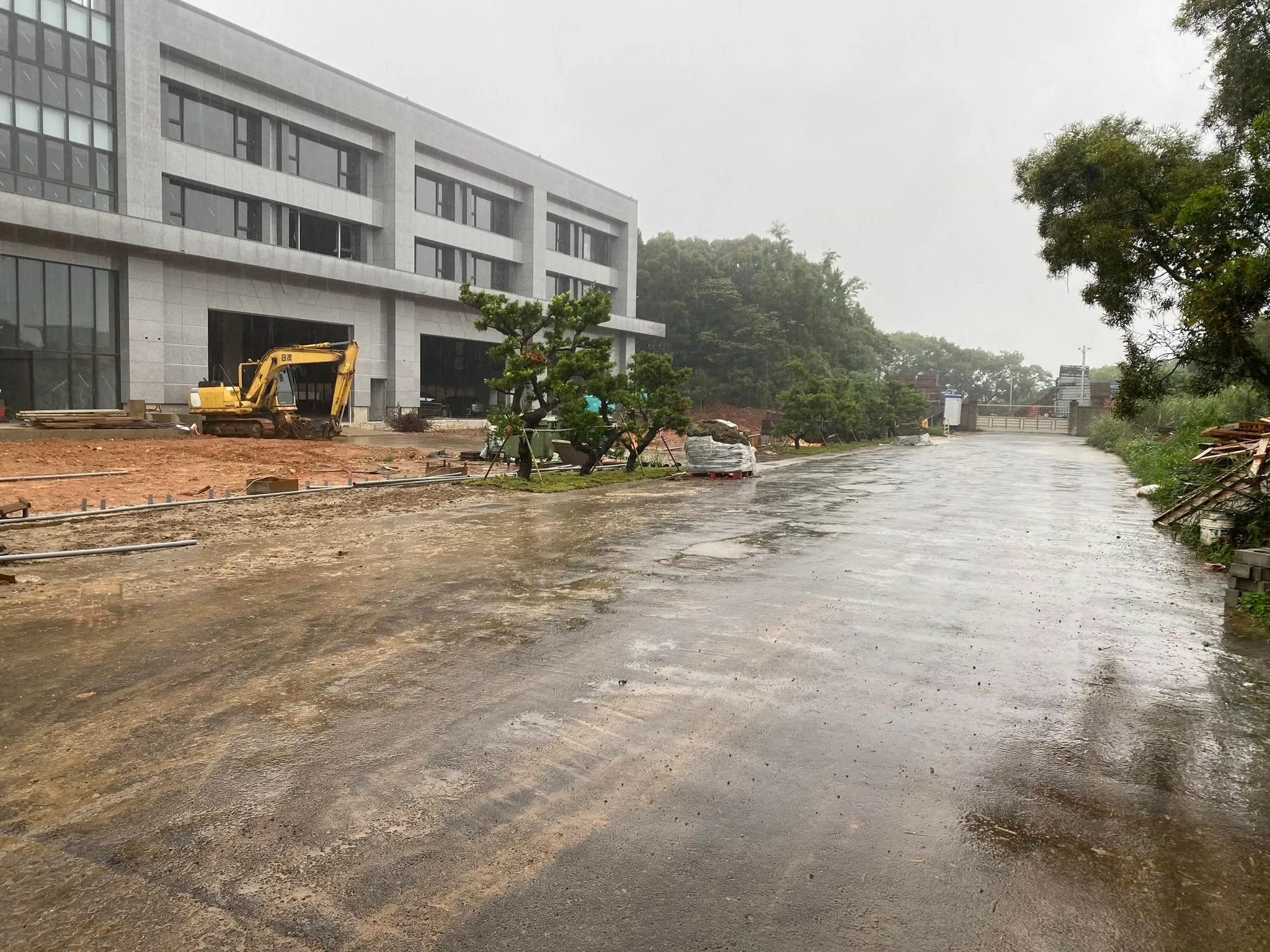 建案施工初期整地現場
