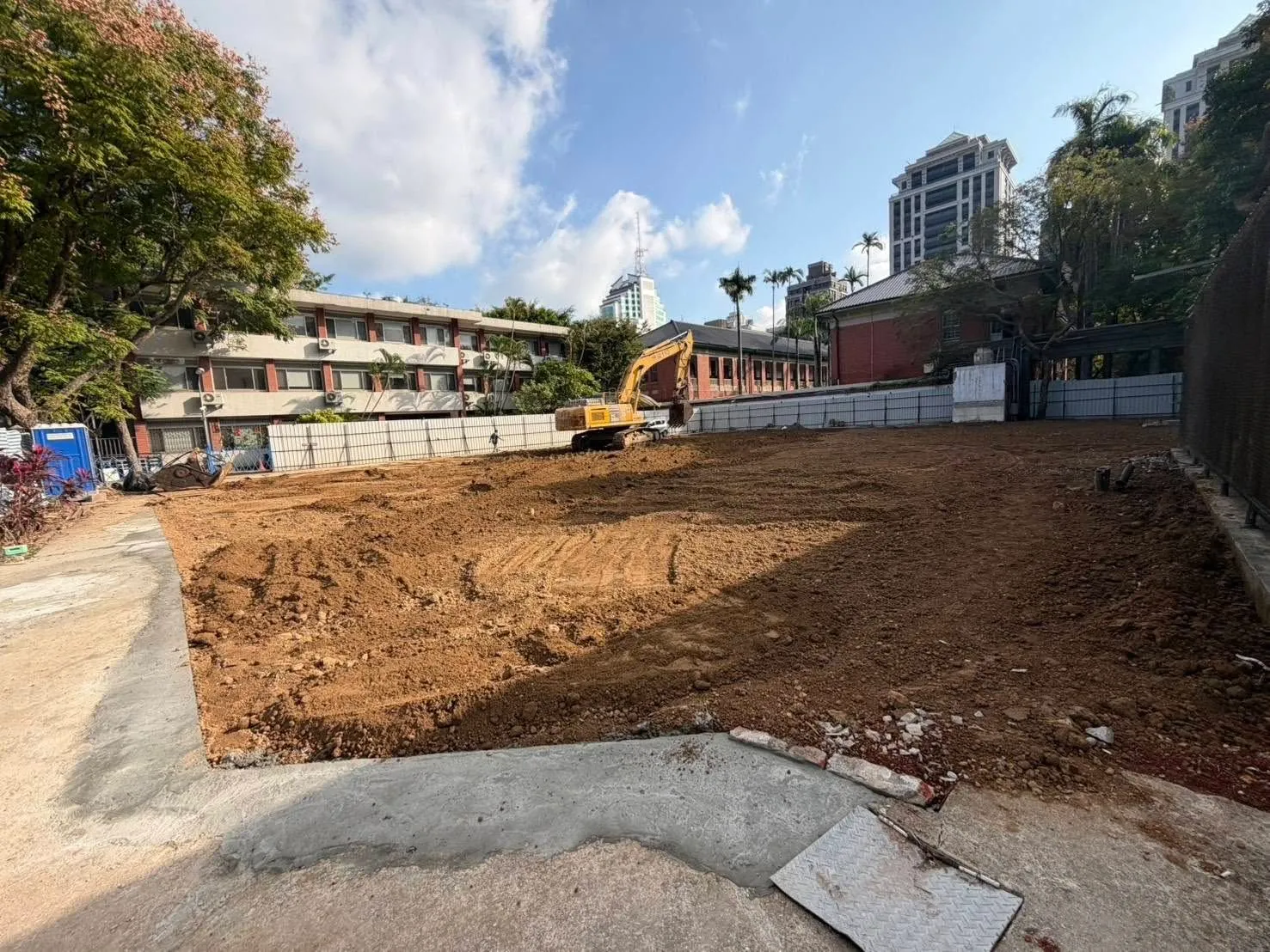 醫院空地整地準備階段