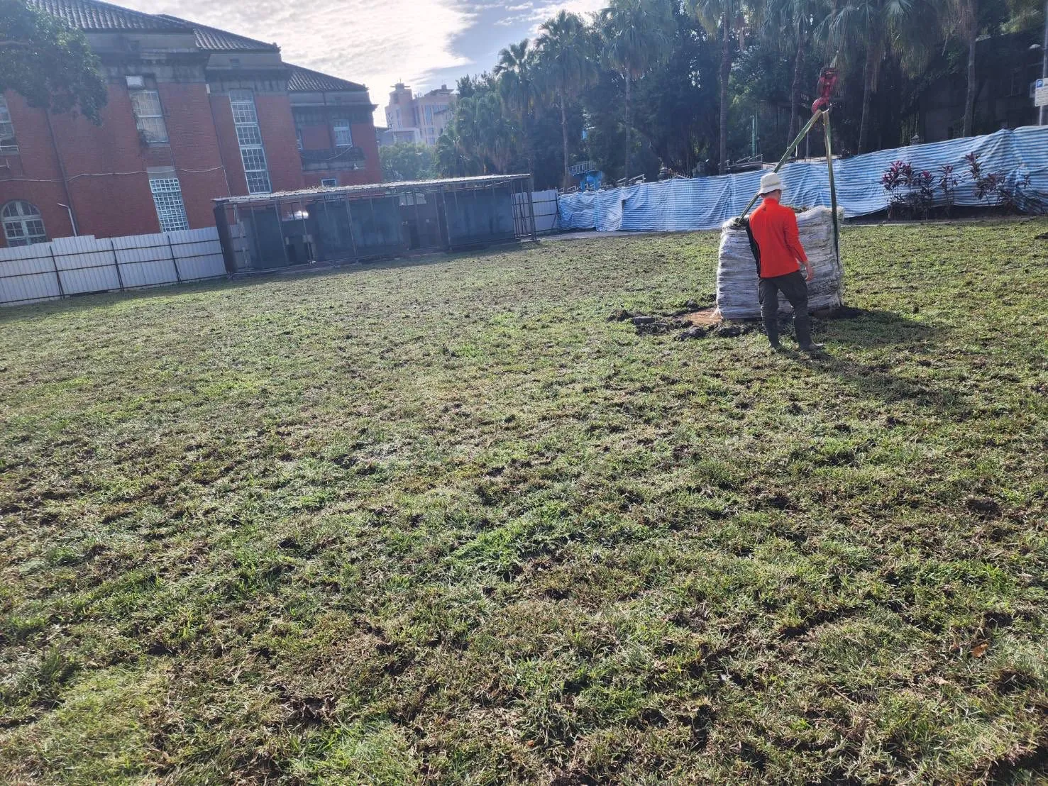 草皮養護澆水設備操作